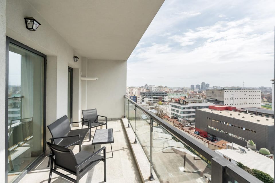 Patio, View (from property/room), Living room, Seating area