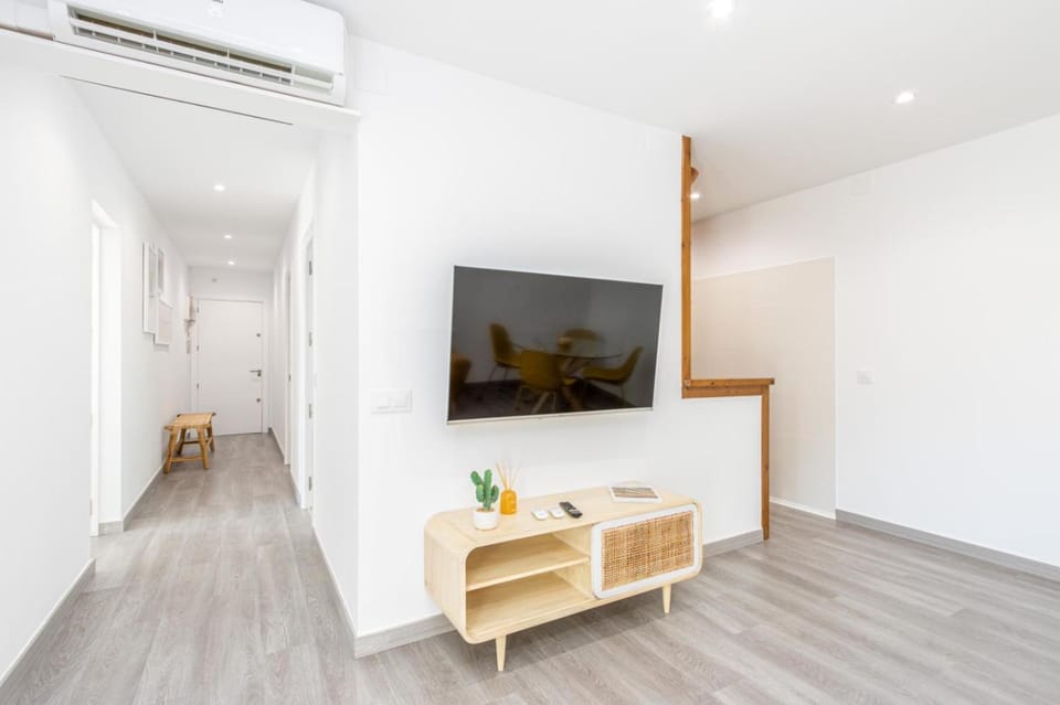 Communal lounge/ TV room, TV and multimedia, air conditioner