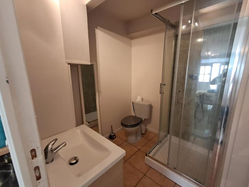 Budgetbnb 180 centre ville Apartment in Toulon