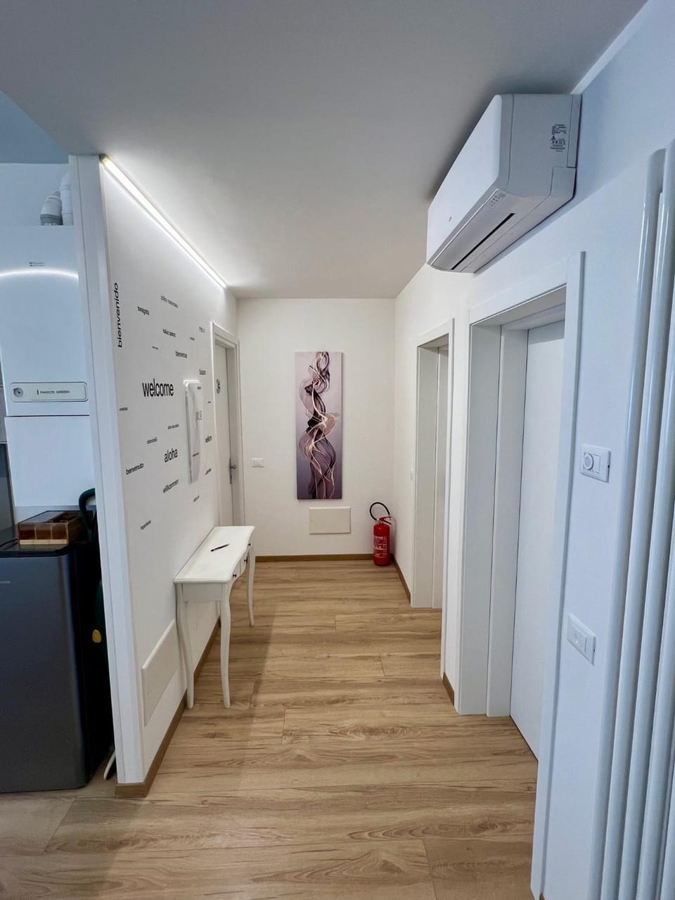 Kitchen or kitchenette, Internal: Not applicable to any particular room