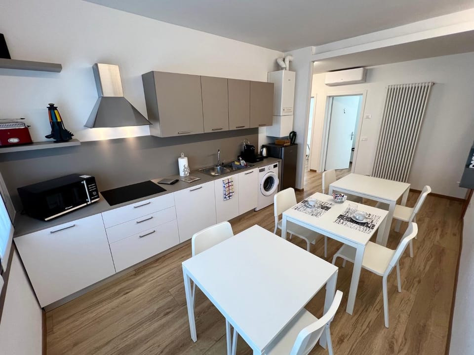 Kitchen or kitchenette, Dining area, Internal: Not applicable to any particular room