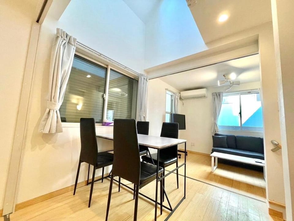 新宿エリアの戸建てまるごと貸切 3寝室5ベッド 最大8名 大久保駅12分 Apartment in Shinjuku