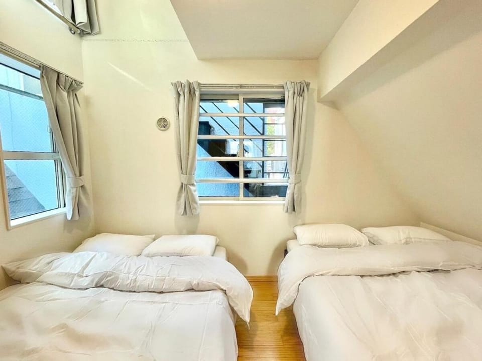 新宿エリアの戸建てまるごと貸切 3寝室5ベッド 最大8名 大久保駅12分 Apartment in Shinjuku