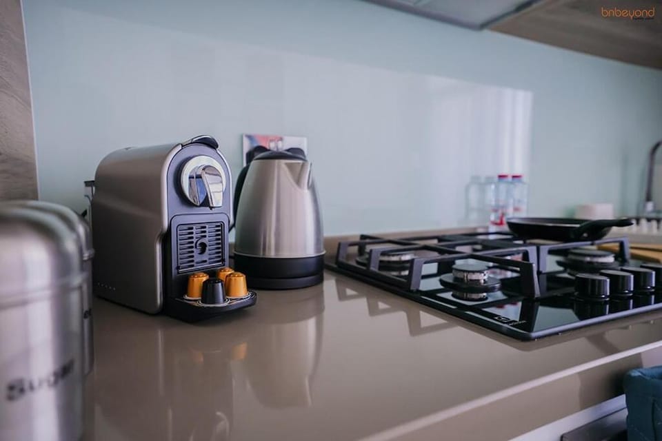 Bnbeyond's Modern Marina Pad Apartment in Dubai
