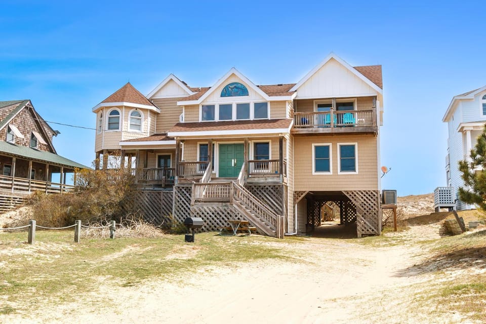 Oceanfront, wild horses, private pool, hot tub-4x2275, Over at Carova House in Carova Beach