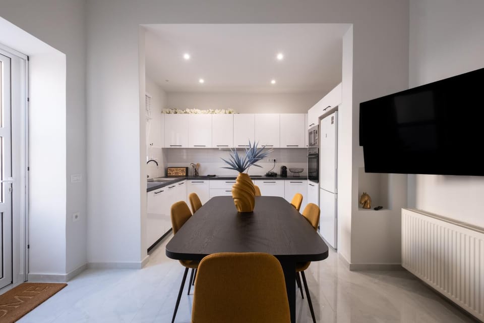 TV and multimedia, Kitchen or kitchenette, Dining area