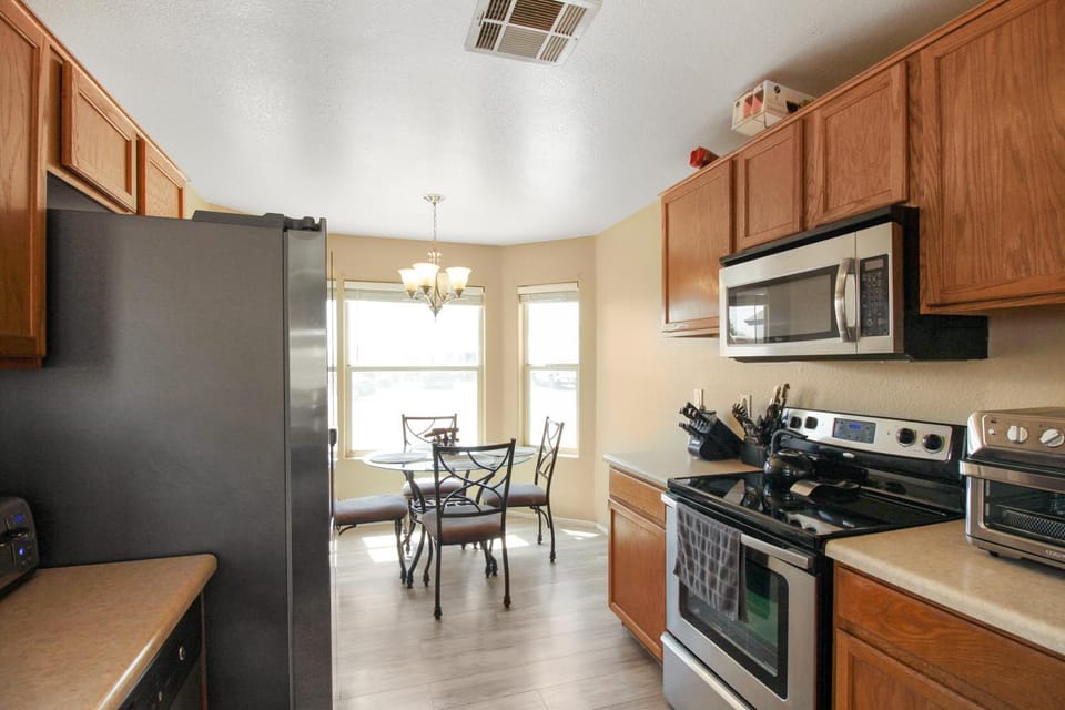 Dog Friendly Phoenix Home - Near Stadium & Westgate House in Phoenix