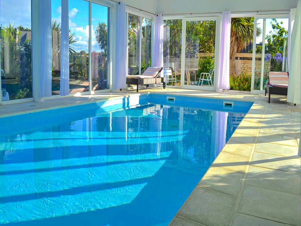 Day, Pool view, Swimming pool, sunbed