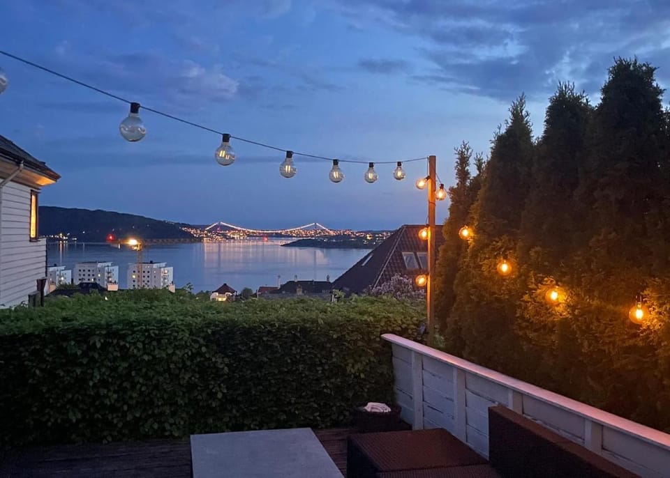 Panoramic views and garden! Apartment in Bergen