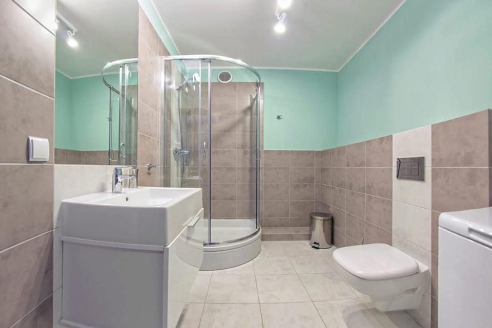 Shower, Toilet, Bathroom, washing machine
