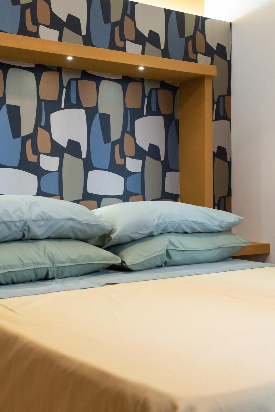Bed, Living room, Bedroom