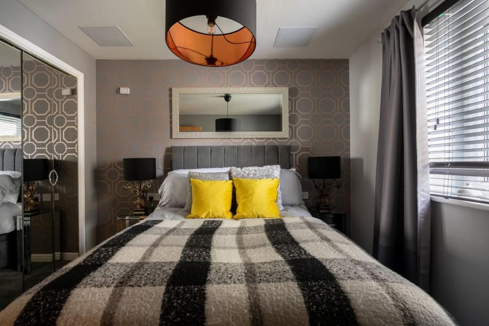 Luxury boutique flat, sleeps 4 wfree parking Apartment in Edinburgh