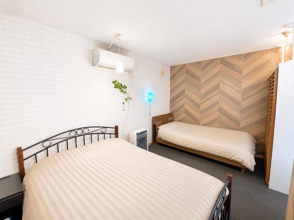Bed, air conditioner