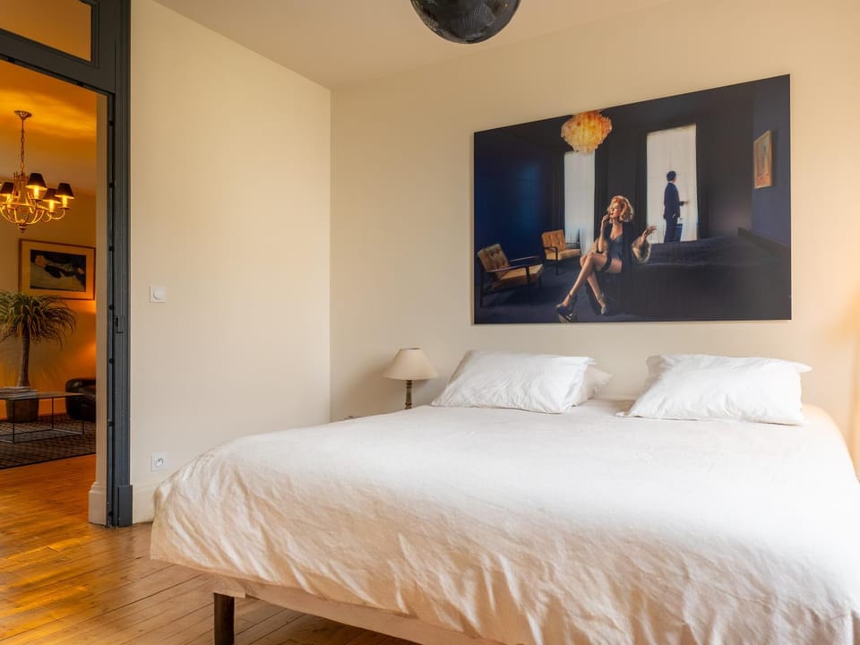 Bed, Decorative detail, Bedroom