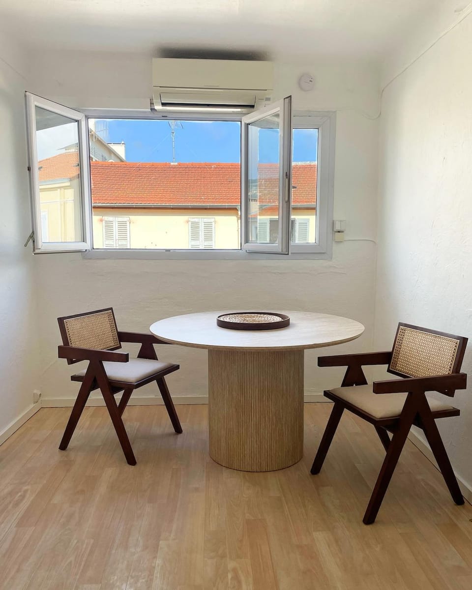 Chic studio Palais 2 min away Apartment in Cannes