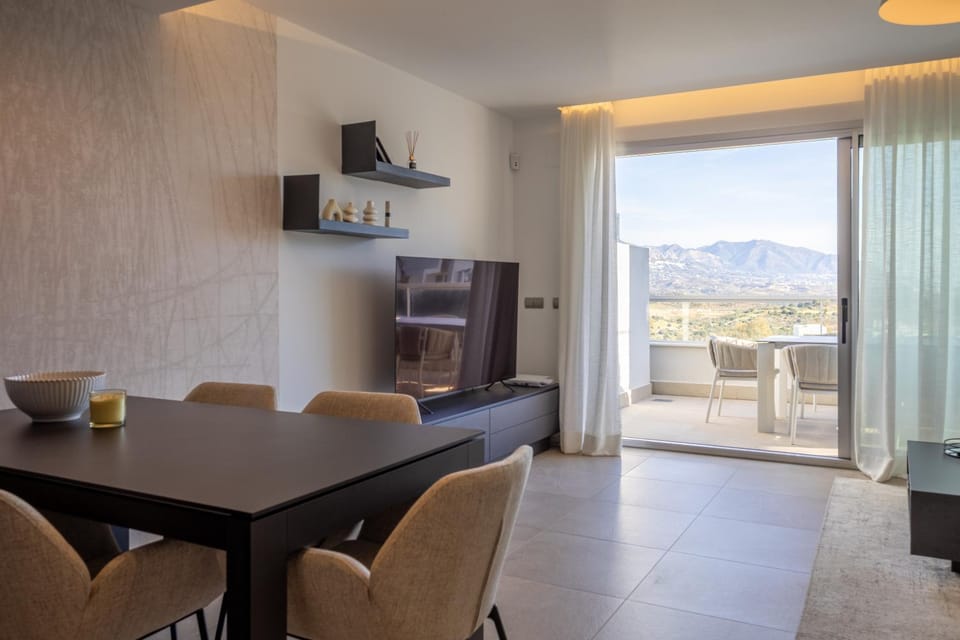 Balcony/Terrace, Living room, Dining area, heating, internet, air conditioner