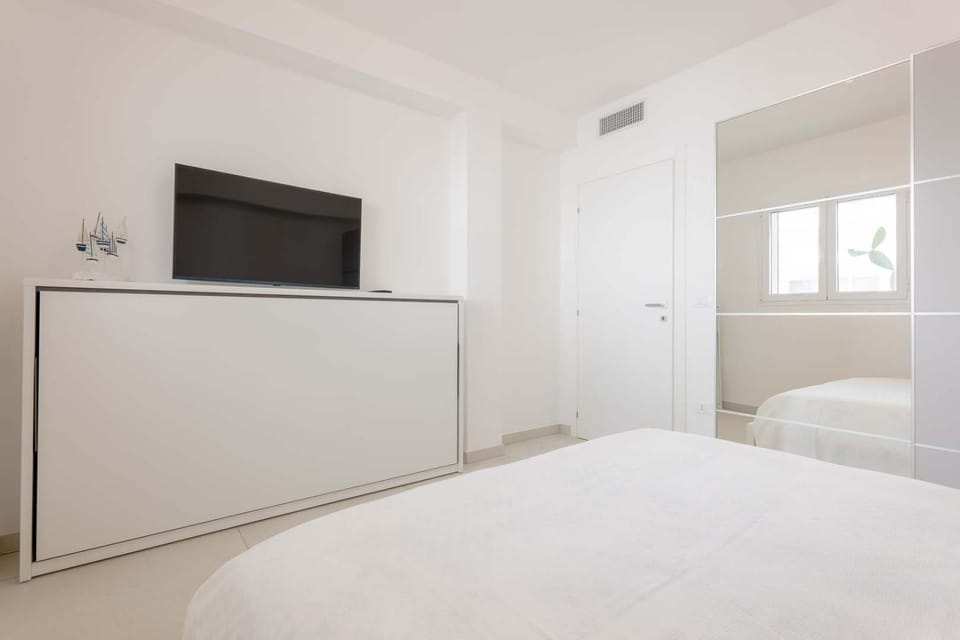 Bedroom, wardrobe