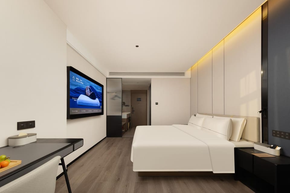 Atour Hotel Dongyang Jiangnan Renmin Road Subway Station Hotel in Hangzhou