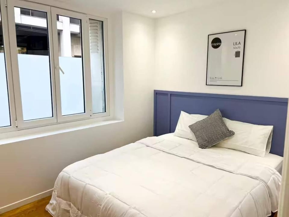 Celine 16 Paris Lumière 2 Bedroom by Eiffel Tower Apartment in Paris