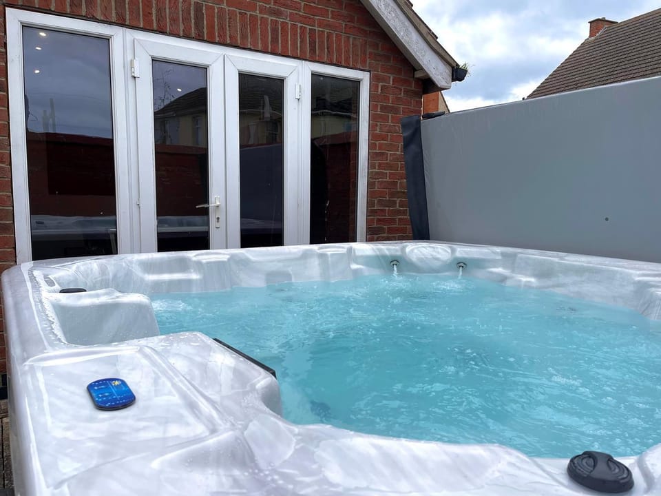 Garden, Hot Tub, Hot Tub