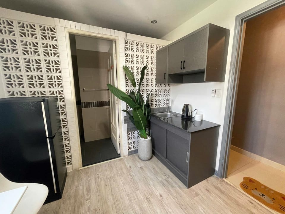 Kitchen or kitchenette