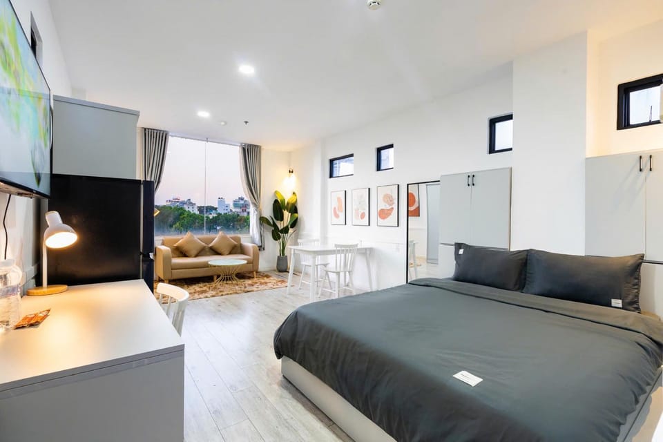 Photo of the whole room, Bedroom