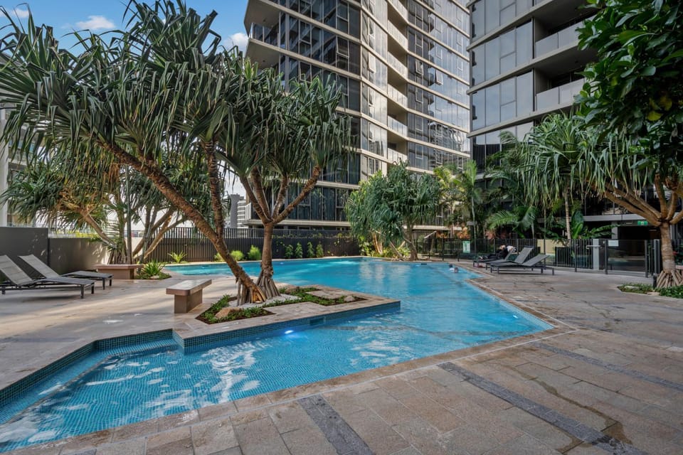 3-Bed City View Apt with Free Parking Apartment in Brisbane City