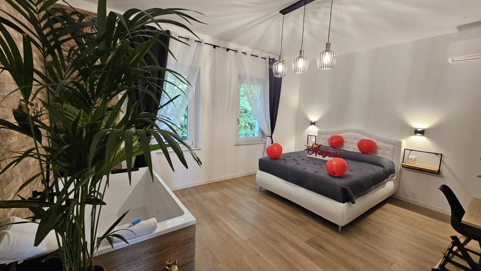 Decorative detail, Bedroom