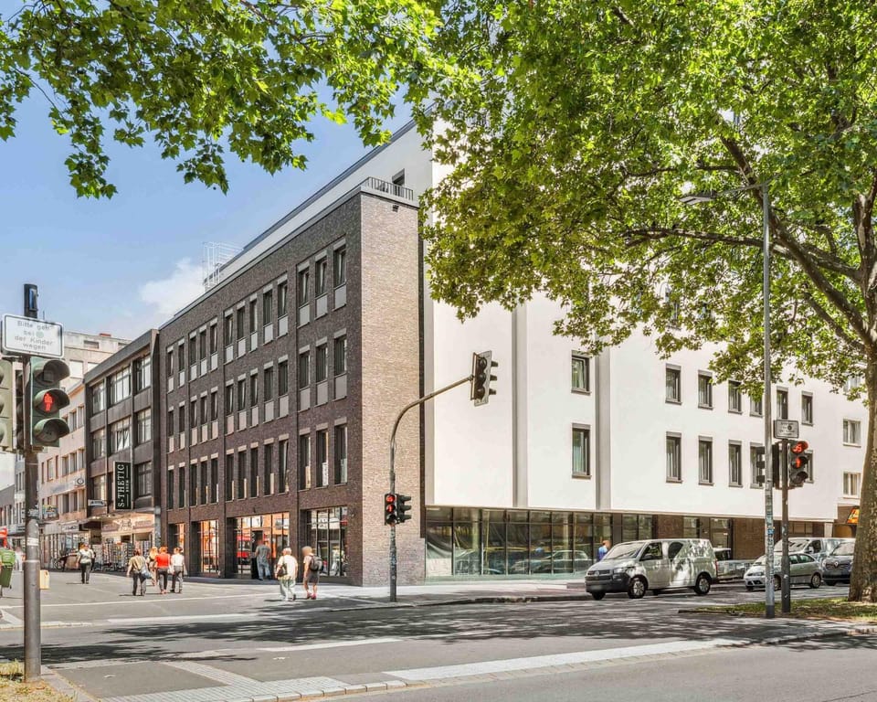 Property building, Neighbourhood, Location