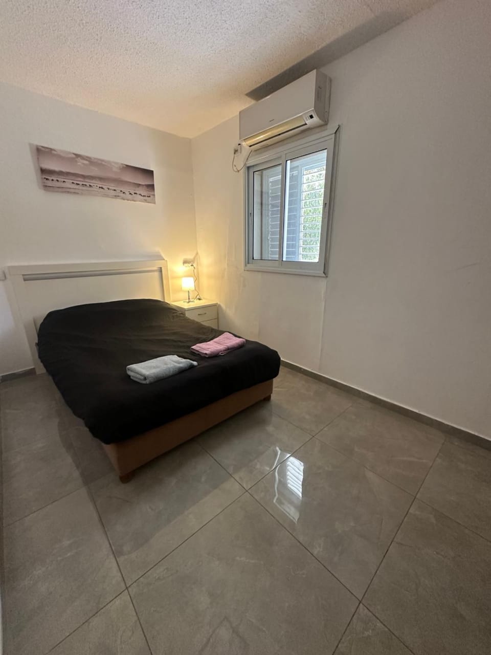 Bed, Photo of the whole room, Bedroom, air conditioner