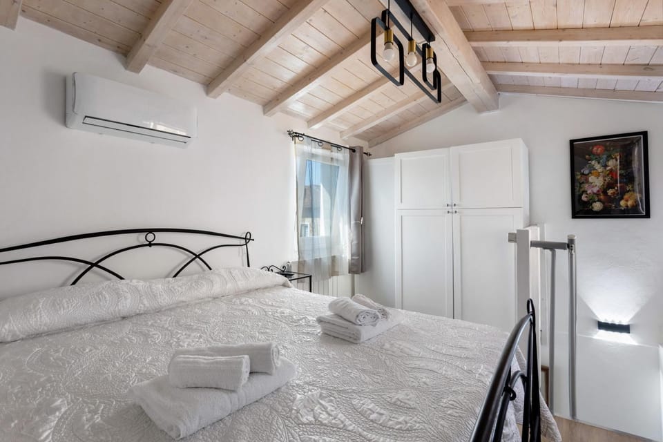 Property building, Living room, Bedroom