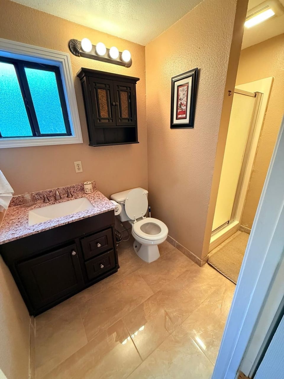 Centrally located adu Apartment in Eureka