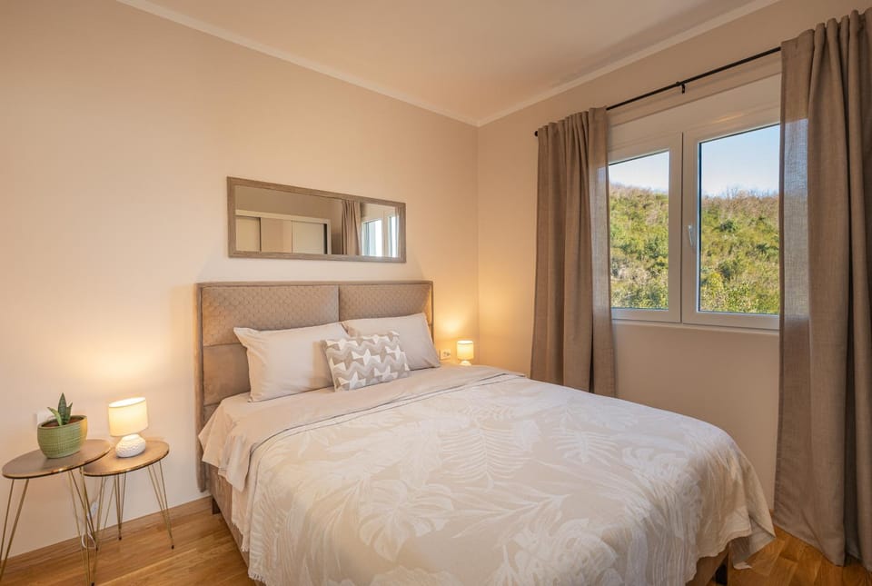 Sea View Haven - Djenovici Apartment in Kotor Municipality