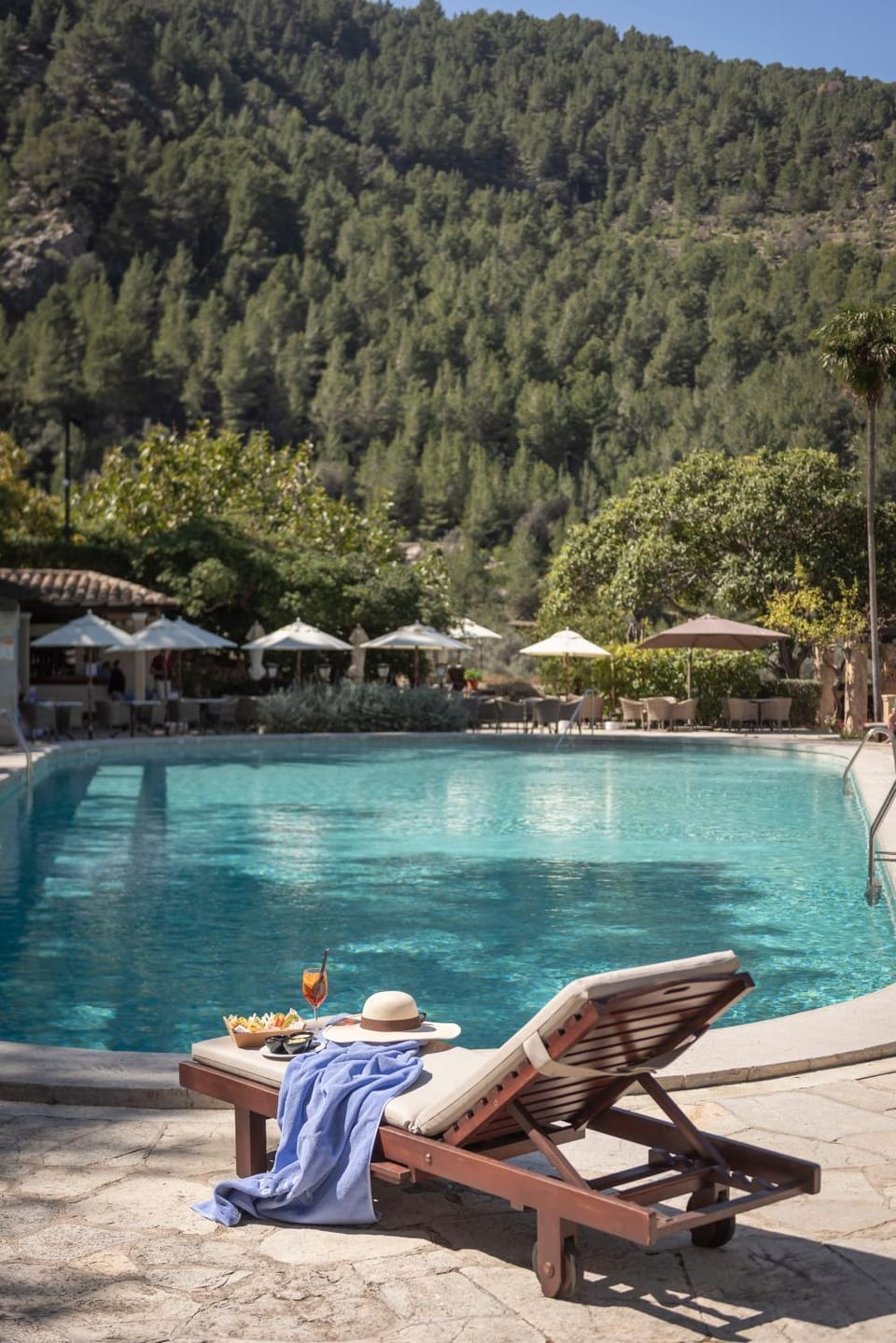 Restaurant/places to eat, Swimming pool