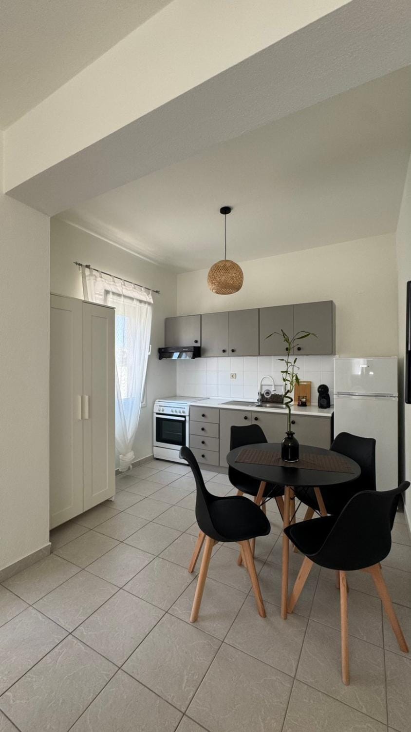 Kitchen or kitchenette, Dining area, pet friendly