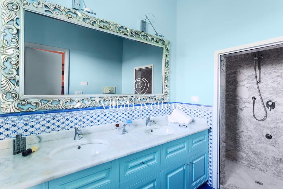 Shower, Bathroom, towels