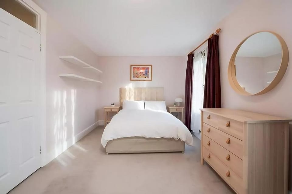 Bed, Photo of the whole room, Bedroom, wardrobe