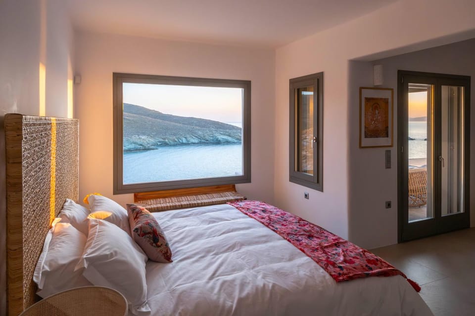 Bed, Natural landscape, Photo of the whole room, Mountain view, Sea view, Sunset