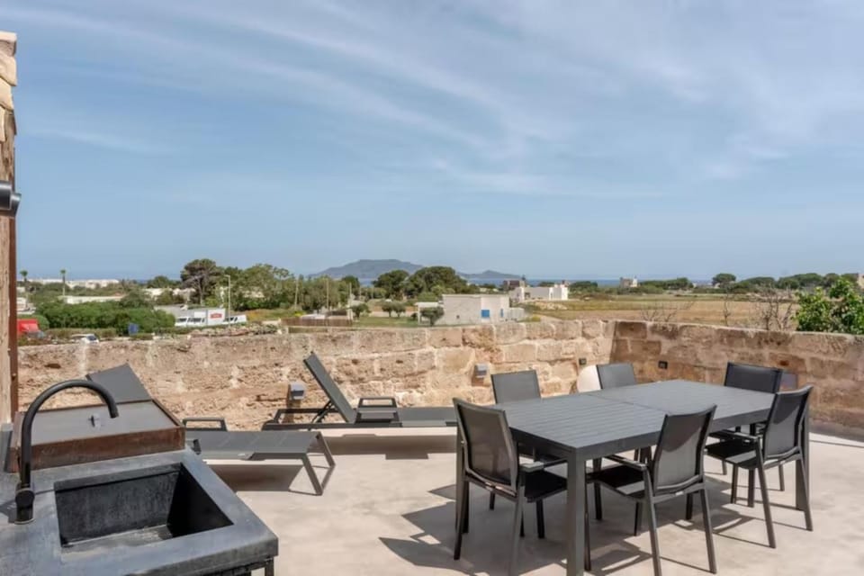 Day, Natural landscape, View (from property/room), Balcony/Terrace, Dining area