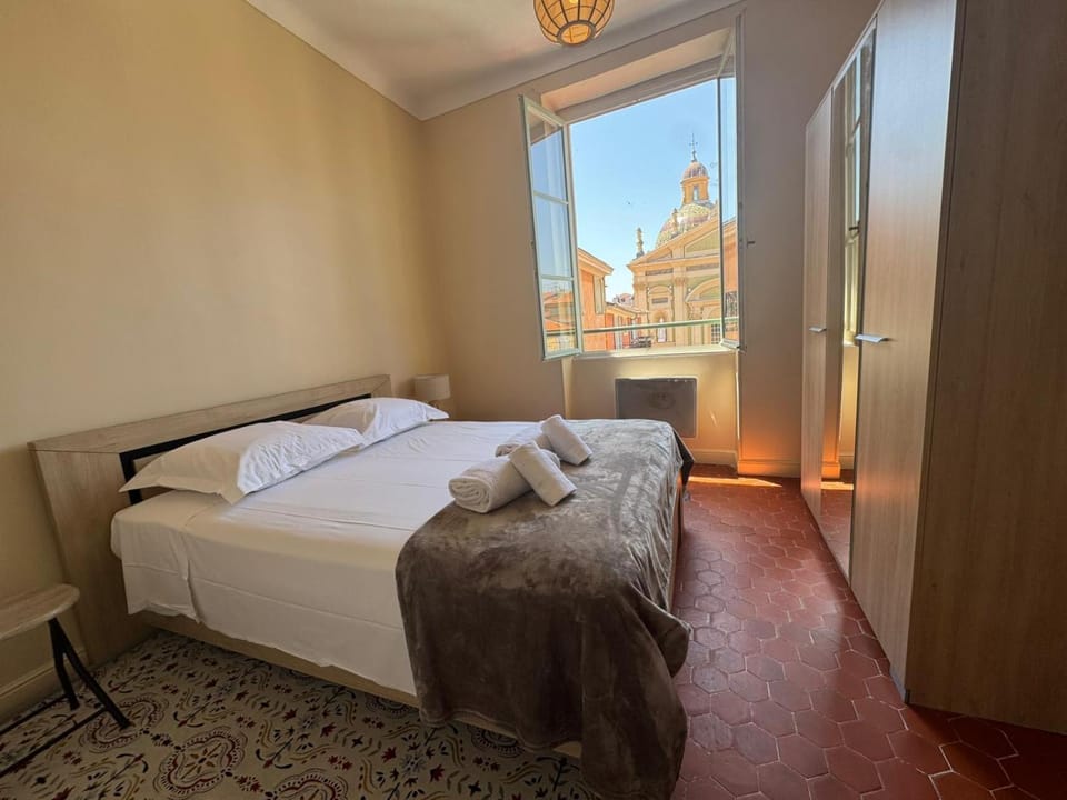 Bed, Photo of the whole room, Bedroom, towels, wardrobe