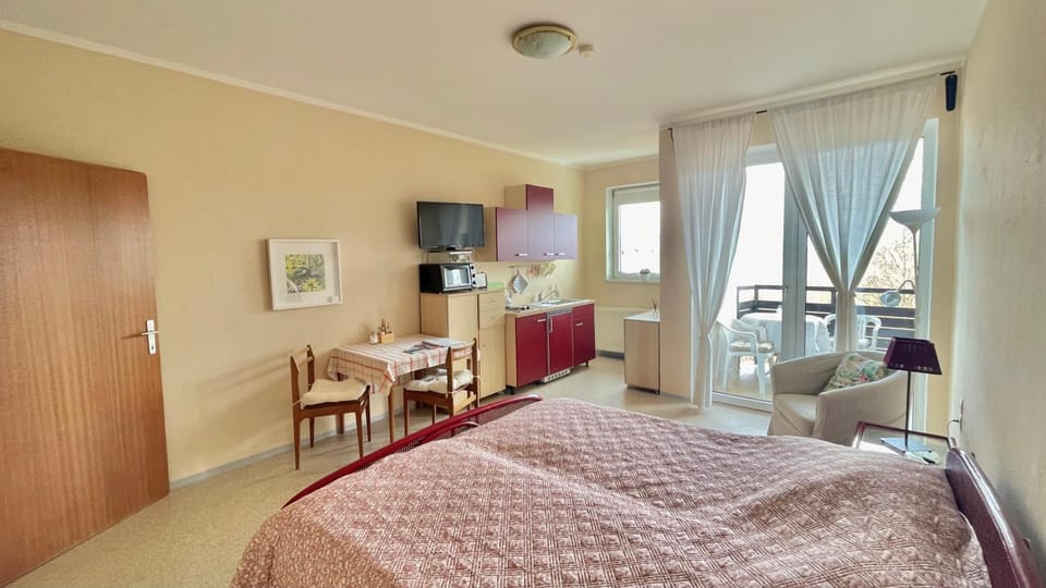 Photo of the whole room, Dining area