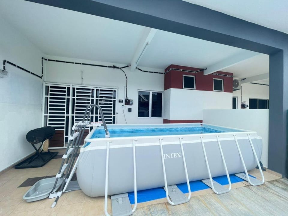Pool view, Swimming pool, Swimming pool