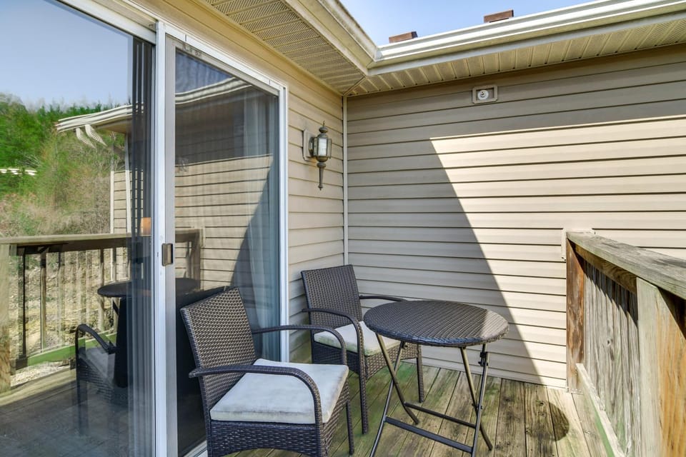 2 Mi to Branson Strip Family Condo with Balcony! Apartment in Branson