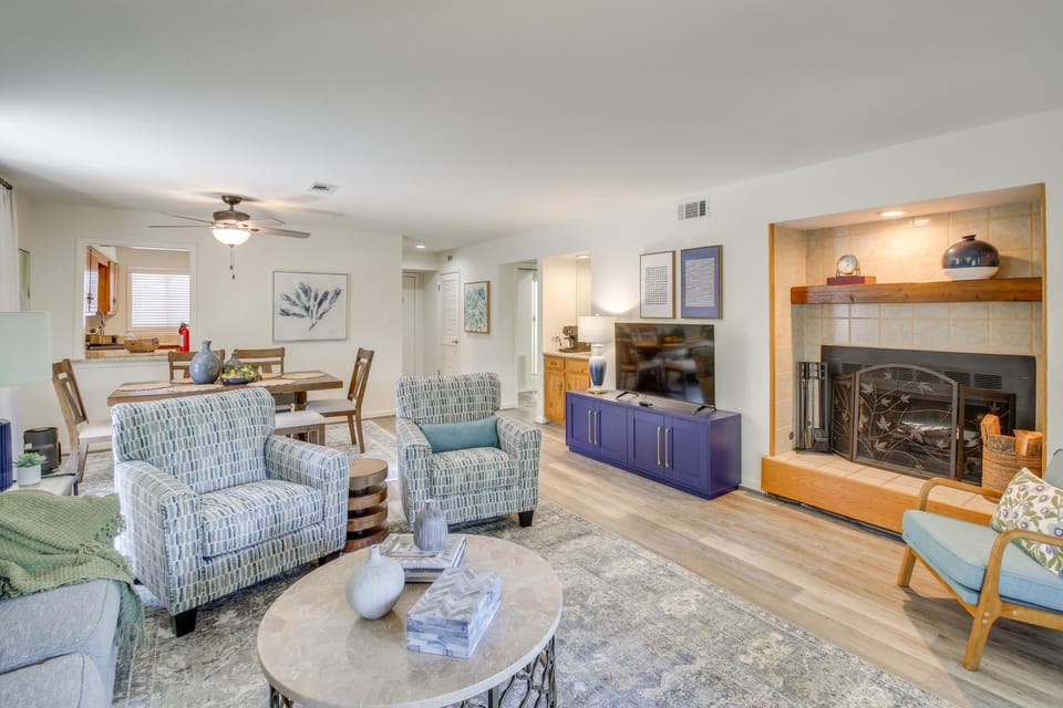 Pool, Hot Tub and Lake Access Lake Hamilton Condo! Apartment in Lake Hamilton