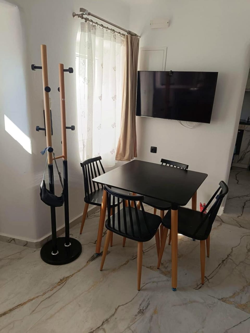 TV and multimedia, Dining area