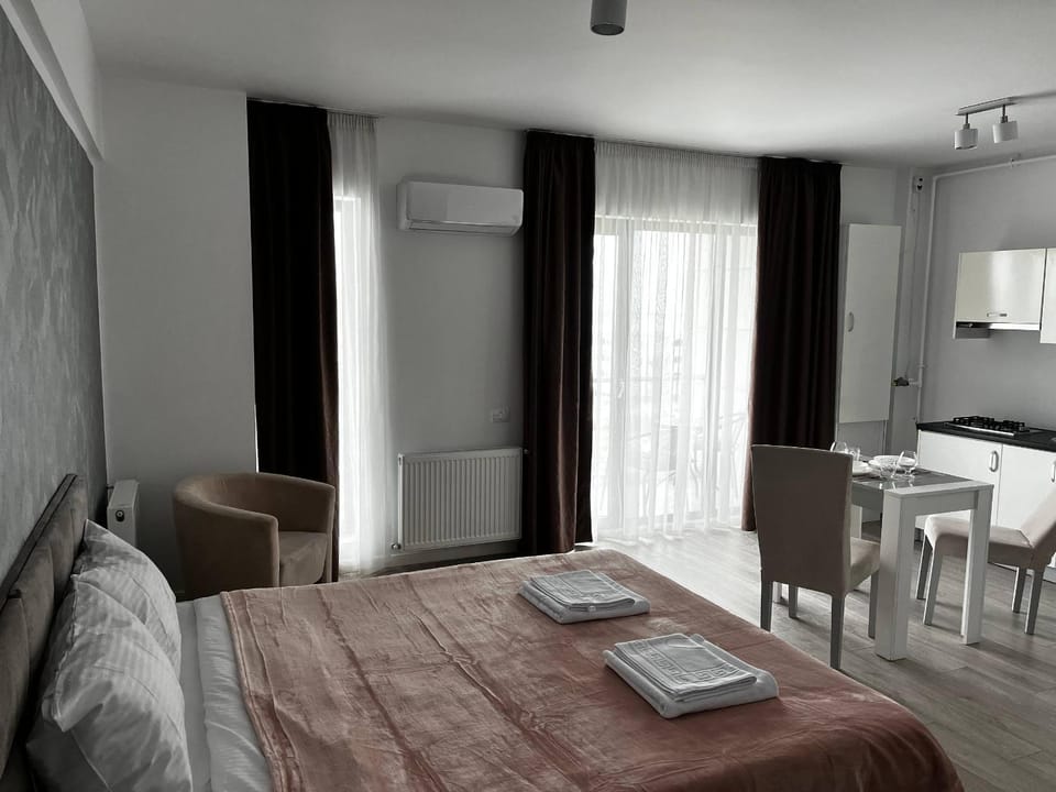 Bed, Living room, Photo of the whole room, Dining area, Bedroom, kitchen