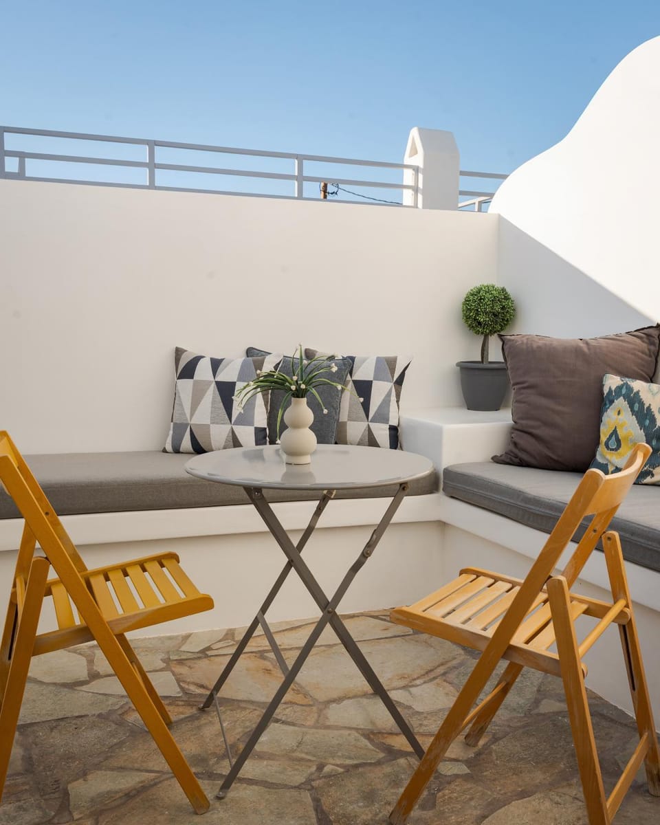 Day, Balcony/Terrace, Seating area