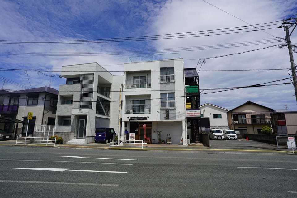 Property building, Neighbourhood