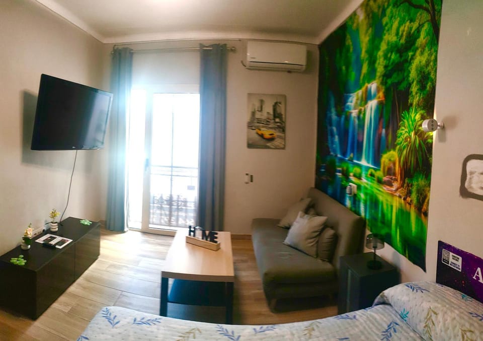 Bed, Living room, Photo of the whole room, Seating area, Bedroom, air conditioner