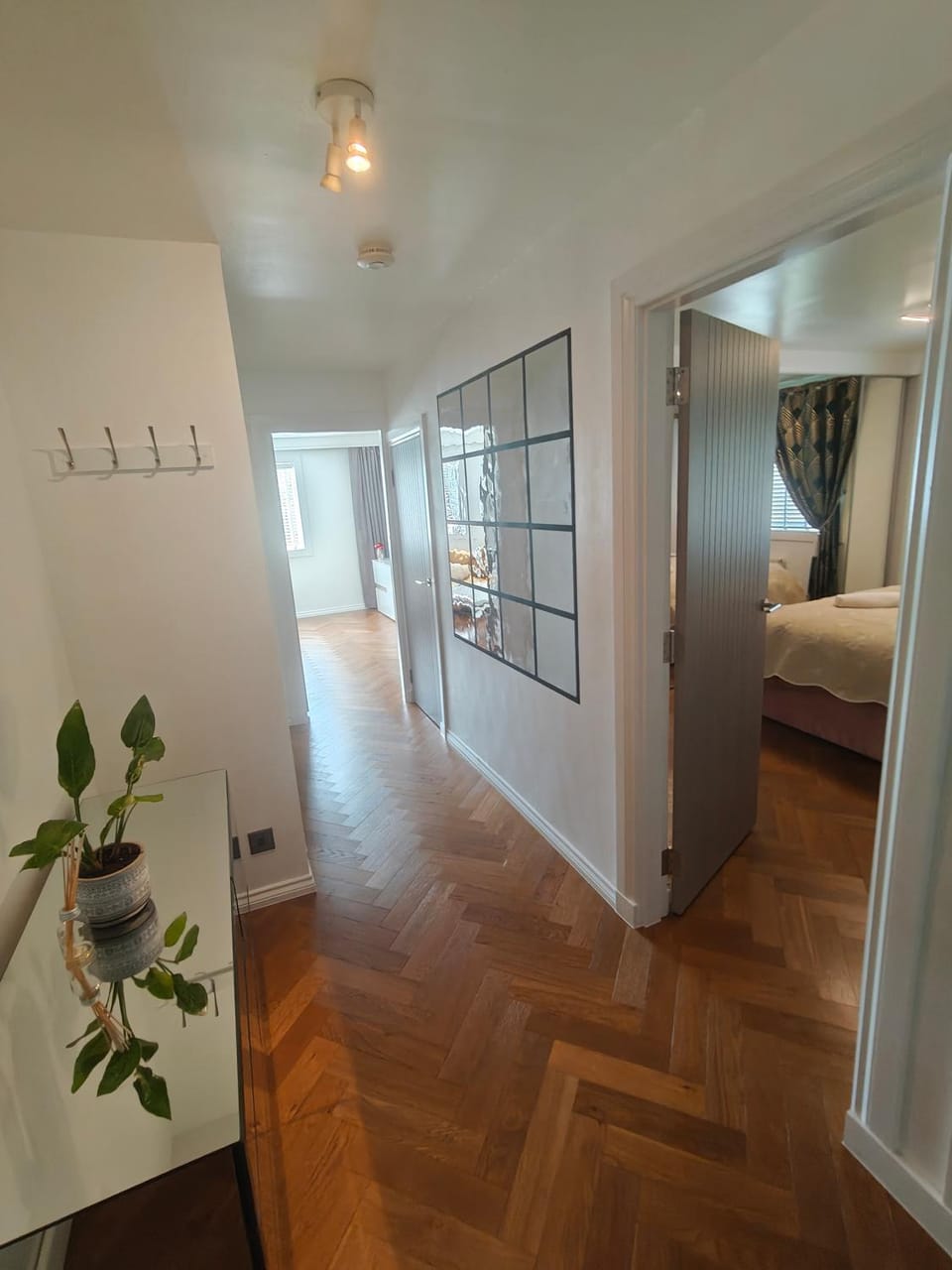 Modern 2 bedroom Ground Level Flat Apartment in Scotland